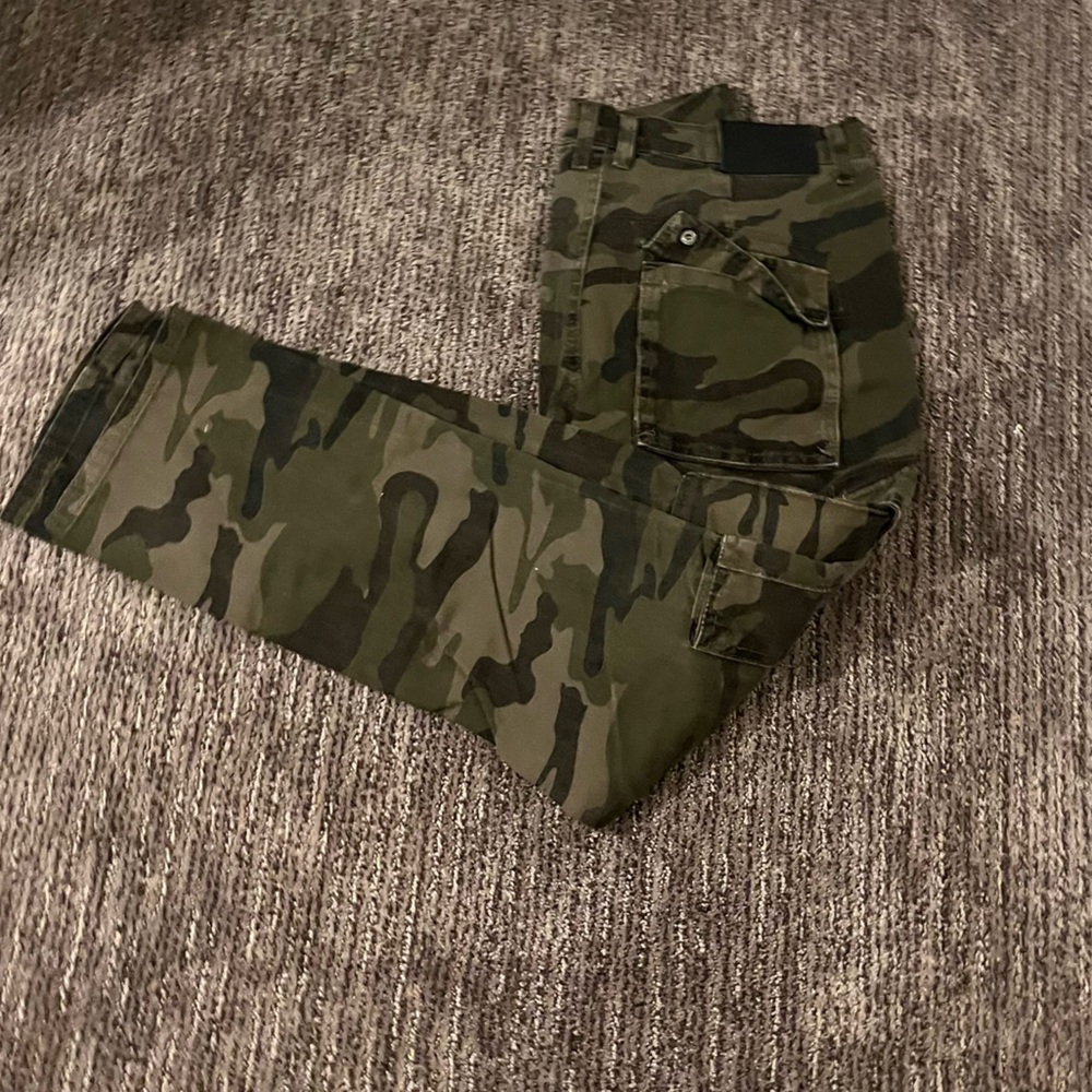 Camouflage jeans